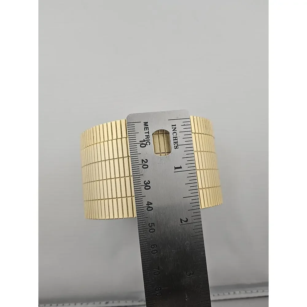 New Bulova Walking Liberty Gold Coin Hidden Quartz Alarm Clock Desk Runs Kraft